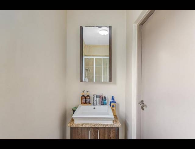 1 BEDROOM APARTMENT FOR SALE IN SUNNINGHILL